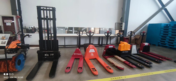 你了解電動叉車的優(yōu)勢嗎？