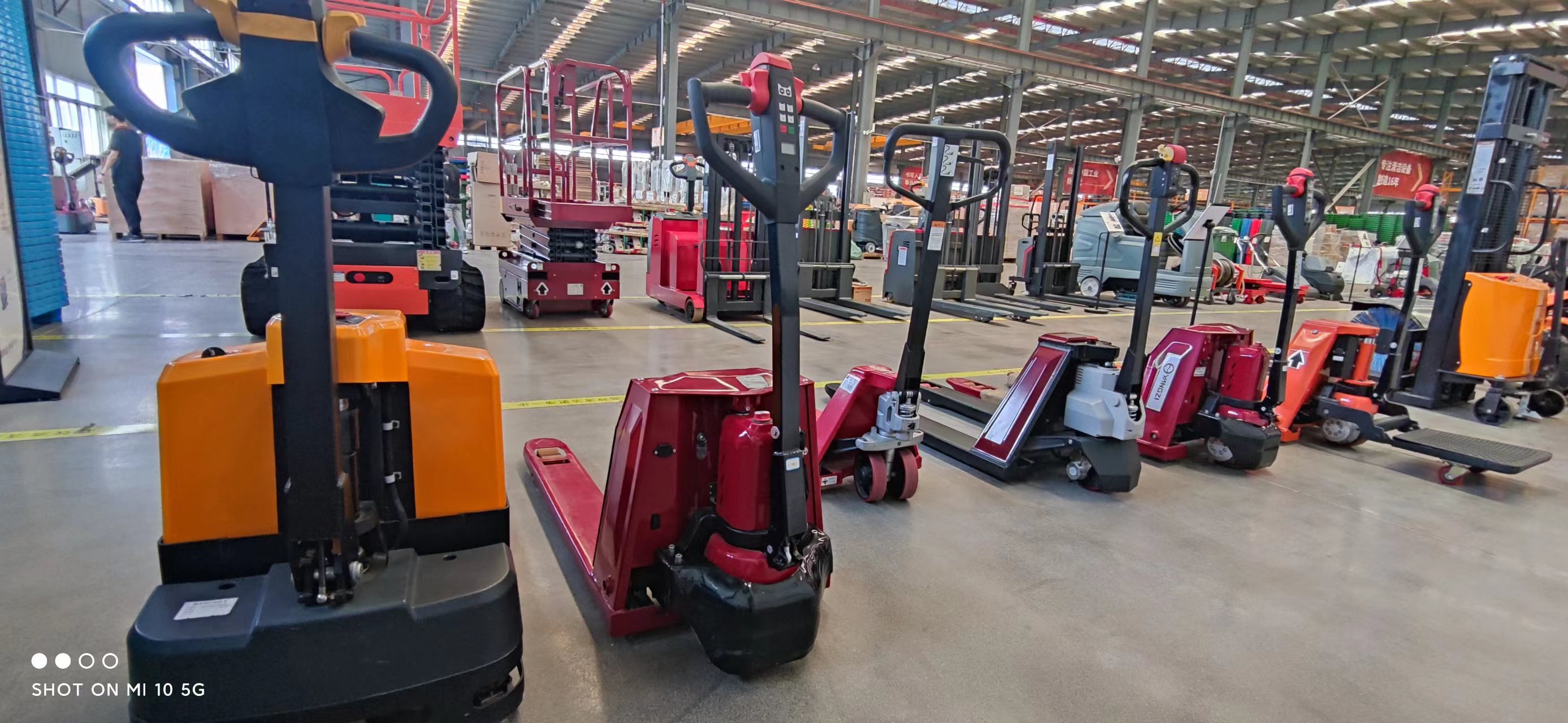 怎么維護(hù)電動(dòng)叉車的漏油現(xiàn)象 怎么維護(hù)電動(dòng)叉車的漏油現(xiàn)象