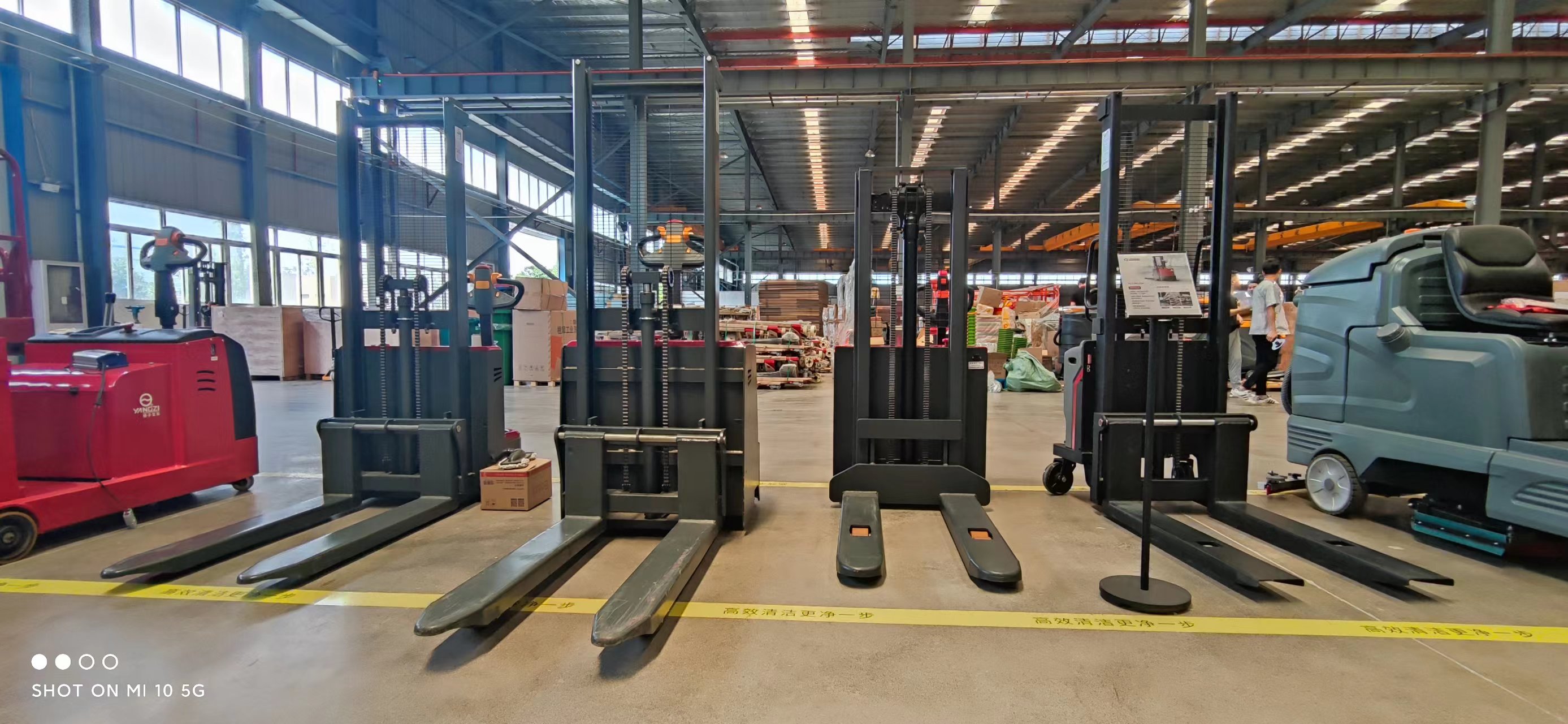 購(gòu)買(mǎi)揚(yáng)子電動(dòng)堆垛機(jī)的要點(diǎn)是什么？